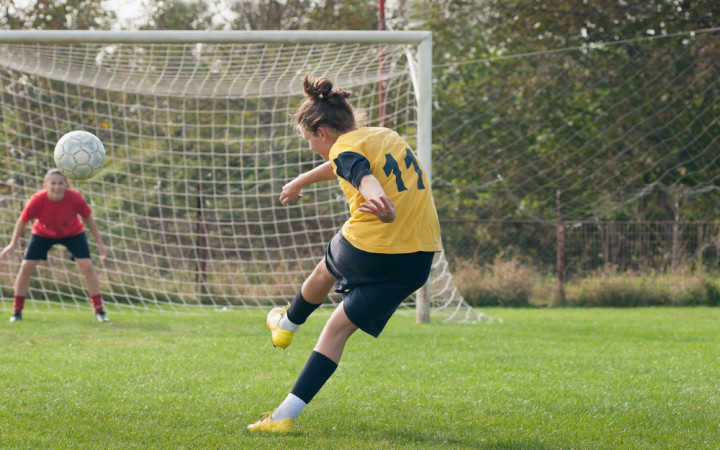 what-is-a-hat-trick-in-soccer-shoot-score-soccer