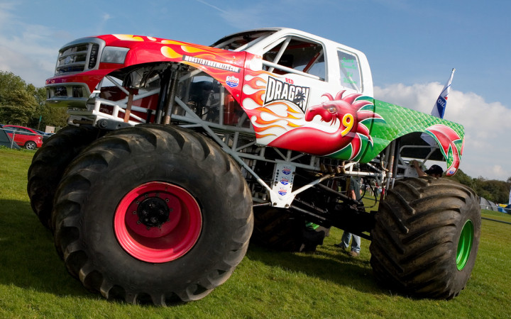 Monster Energy Monster Truck !  Monster trucks, Big monster