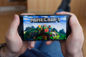 How To Turn Minecraft: Pocket Edition Singleplayer Worlds On Android Into  24/7 Multiplayer Servers 