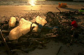 does plastic decompose